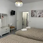 Marchese Di Montrone 126 בארי
