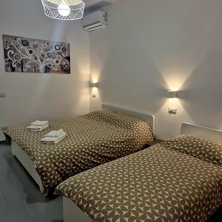 Marchese Di Montrone 126 Апартаменты