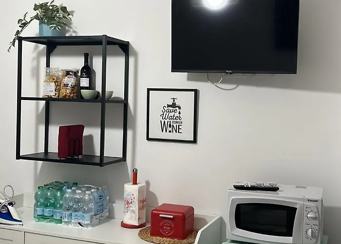 Marchese Di Montrone 126 דירה *